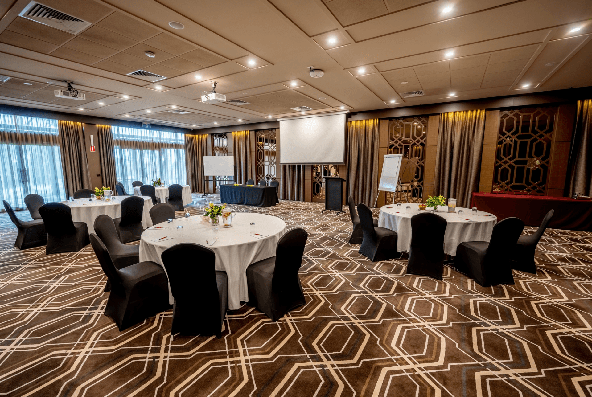 Estate event setting